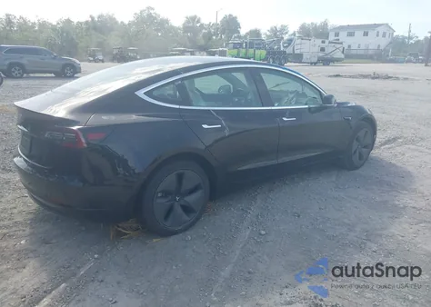 2020 Tesla Model 3 Standard Range Plus Rear-Wheel Drive/Standard Range Rear-Wheel Drive z USA, uszkodzony, nr VIN 5YJ3E1EA2LF793104